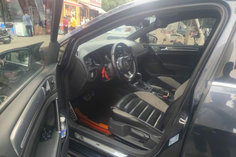 Used Volkswagen Golf 2018 280TSI Automatic R-Line Model Driver Seat