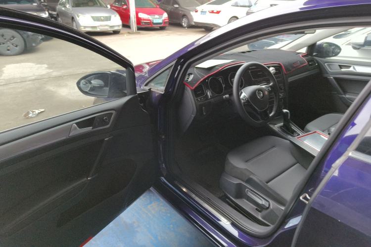 Used Volkswagen Golf 2018 1.6L Automatic Comfort Model Driver Seat