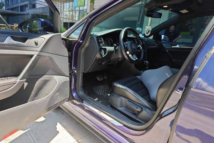 Used Volkswagen Golf 2018 280TSI Automatic R-Line Model Driver Seat