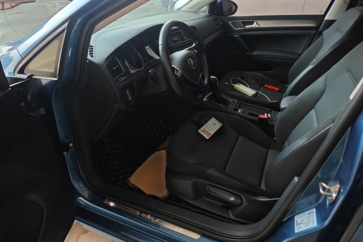 Used Volkswagen Golf 2018 230TSI Automatic Comfort Model Driver Seat