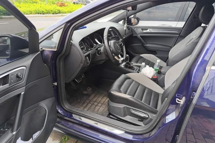 Used Volkswagen Golf 2018 280TSI Automatic R-Line Model Driver Seat