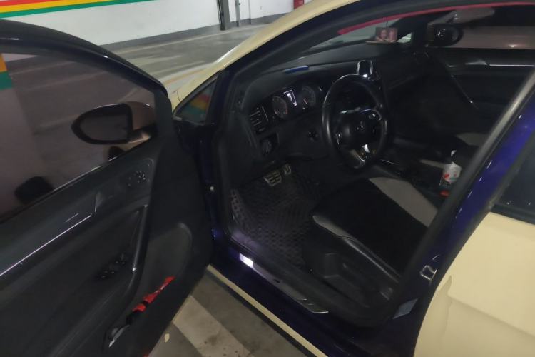 Used Volkswagen Golf 2018 280TSI Automatic R-Line Model Driver Seat