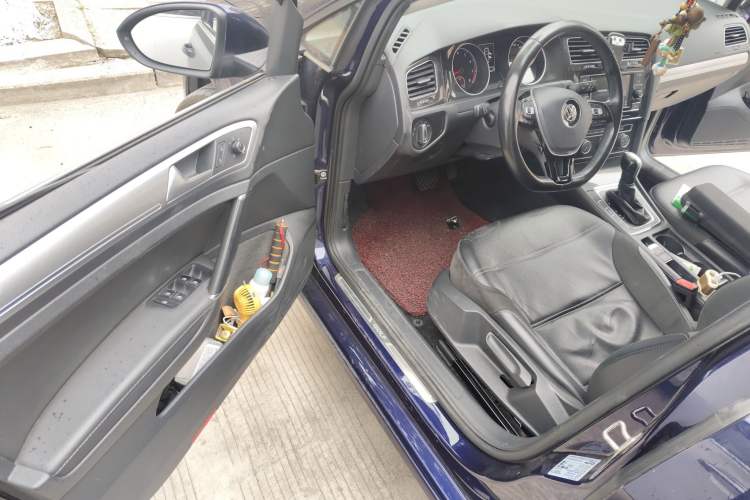 Used Volkswagen Golf 2018 230TSI Automatic Comfort Model Driver Seat
