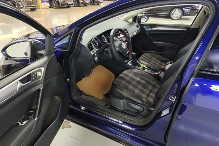 Used Volkswagen Golf 2018 230TSI Automatic Comfort Model Driver Seat