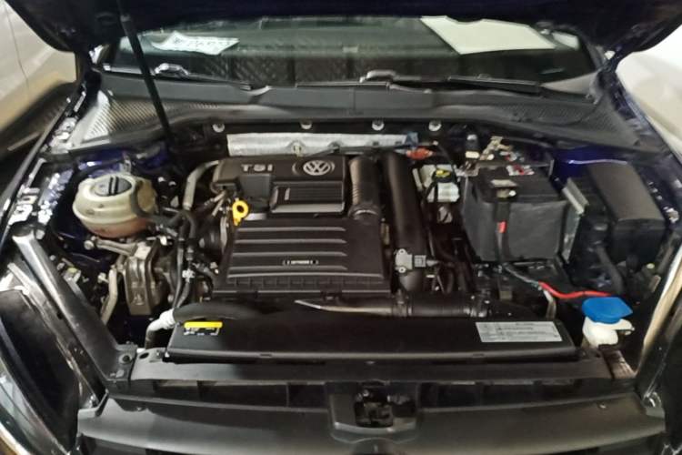 Used Volkswagen Golf 2018 230TSI Automatic Comfort Model Engine Bay