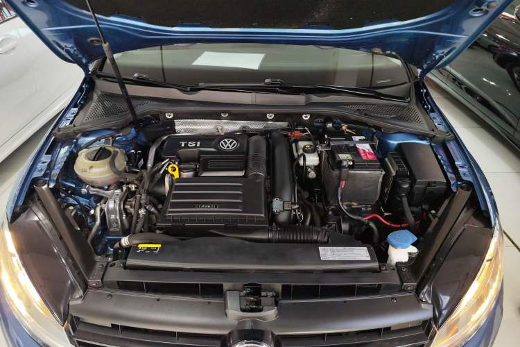 Used Volkswagen Golf 2018 230TSI Automatic Comfort Model Engine Bay