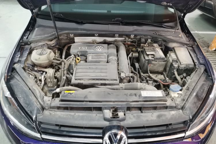 Used Volkswagen Golf 2018 230TSI Automatic Comfort Model Engine Bay