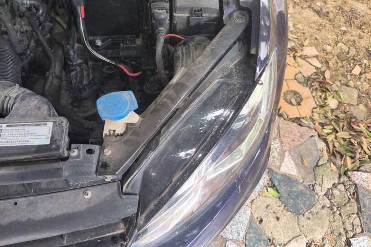 Used Volkswagen Golf 2018 1.6L Automatic Comfort Model Engine Bay Left