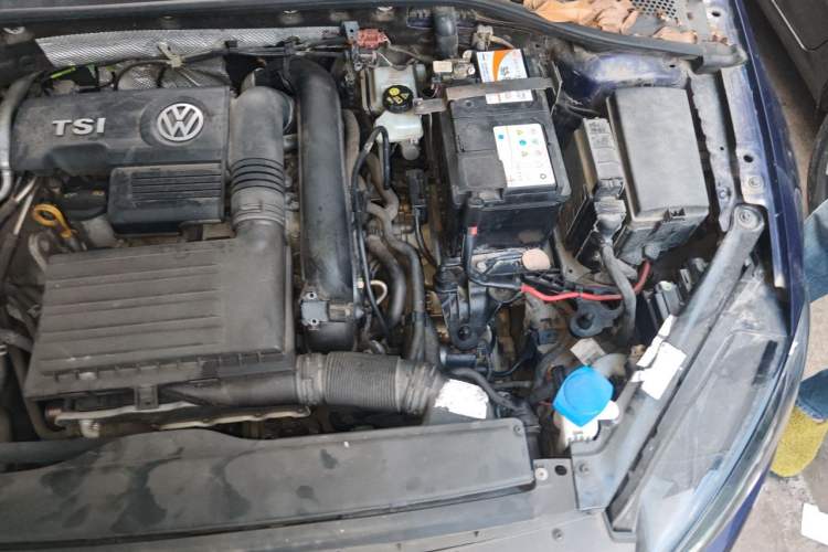 Used Volkswagen Golf 2018 230TSI Automatic Comfort Model Engine Bay Left