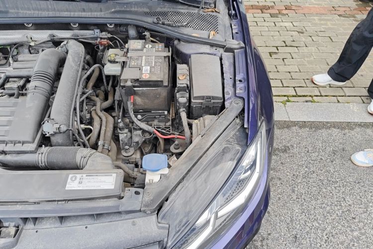 Used Volkswagen Golf 2018 280TSI Automatic R-Line Model Engine Bay Left