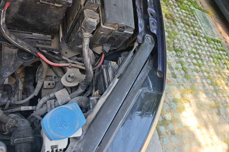 Used Volkswagen Golf 2018 230TSI Automatic Luxury Version Engine Bay Left