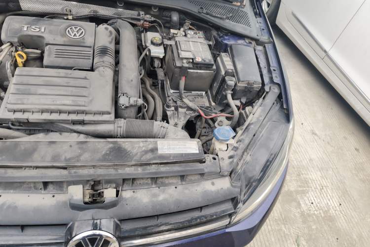 Used Volkswagen Golf 2018 230TSI Automatic Comfort Model Engine Bay Left