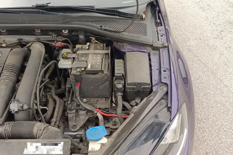 Used Volkswagen Golf 2018 230TSI Automatic Comfort Model Engine Bay Left