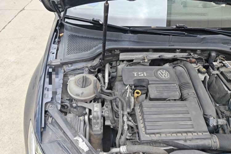 Used Volkswagen Golf 2018 280TSI Automatic R-Line Model Engine Bay Right