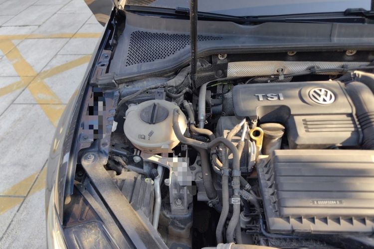 Used Volkswagen Golf 2018 280TSI Automatic R-Line Model Engine Bay Right