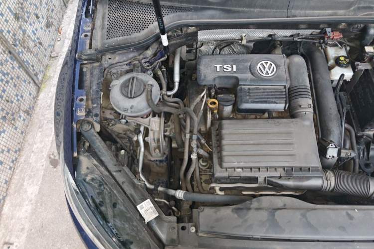 Used Volkswagen Golf 2018 230TSI Automatic Comfort Model Engine Bay Right