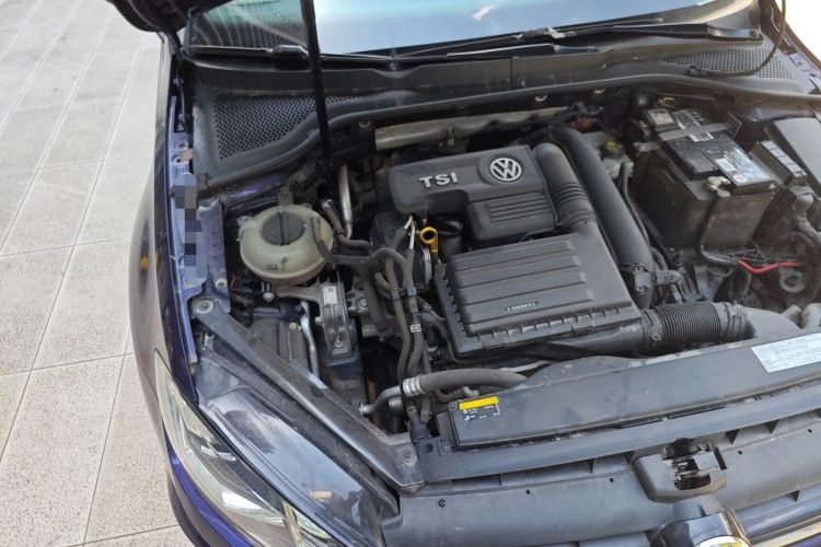 Used Volkswagen Golf 2018 280TSI Automatic R-Line Model Engine Bay Right