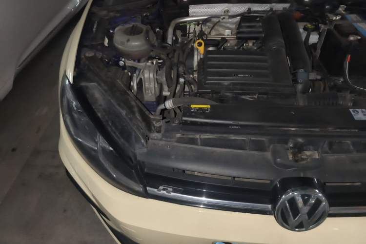 Used Volkswagen Golf 2018 280TSI Automatic R-Line Model Engine Bay Right