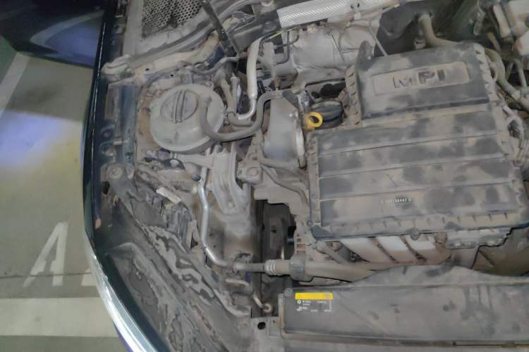 Used Volkswagen Golf 2018 1.6L Automatic Comfort Model Engine Bay Right