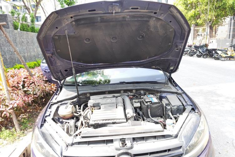 Used Volkswagen Golf 2018 230TSI Automatic Luxury Version Engine Bay