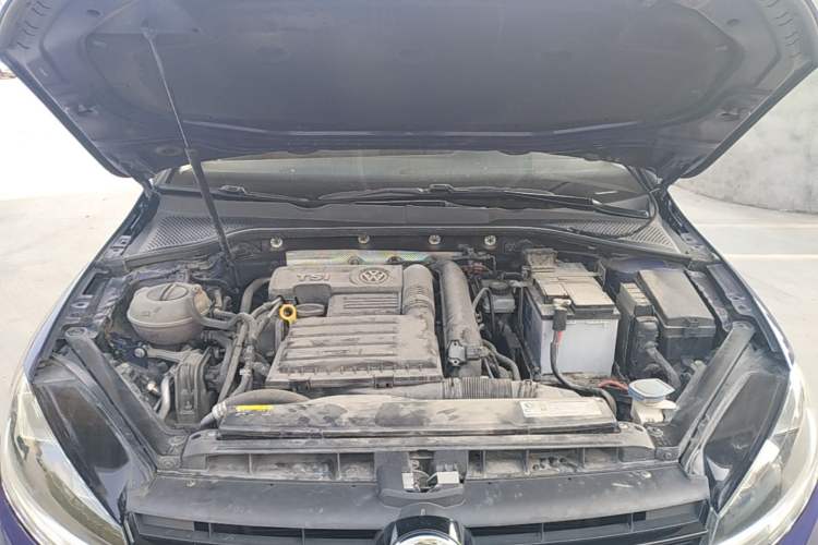Used Volkswagen Golf 2018 230TSI Automatic Comfort Model Engine Bay
