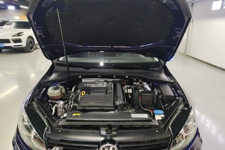 Used Volkswagen Golf 2018 230TSI Automatic Comfort Model Engine Bay