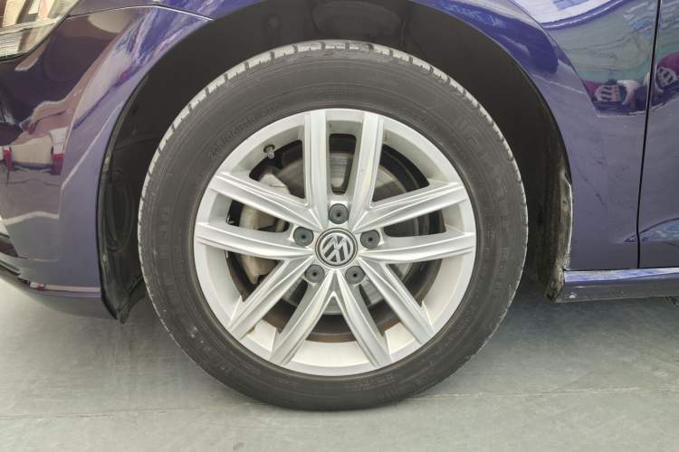 Used Volkswagen Golf 2018 230TSI Automatic Comfort Model Exterior 3