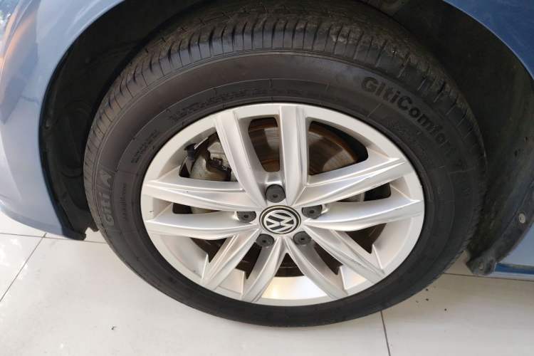 Used Volkswagen Golf 2018 230TSI Automatic Comfort Model Exterior 4