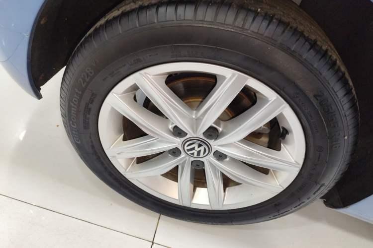 Used Volkswagen Golf 2018 230TSI Automatic Comfort Model Exterior 5