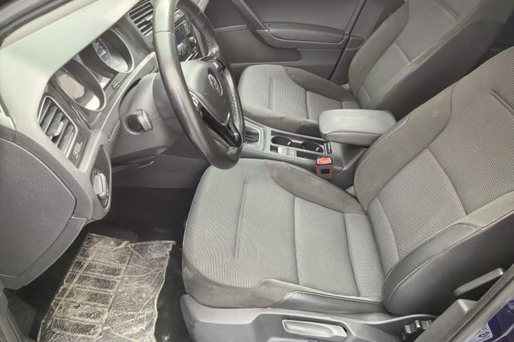 Used Volkswagen Golf 2018 230TSI Automatic Comfort Model Exterior 5