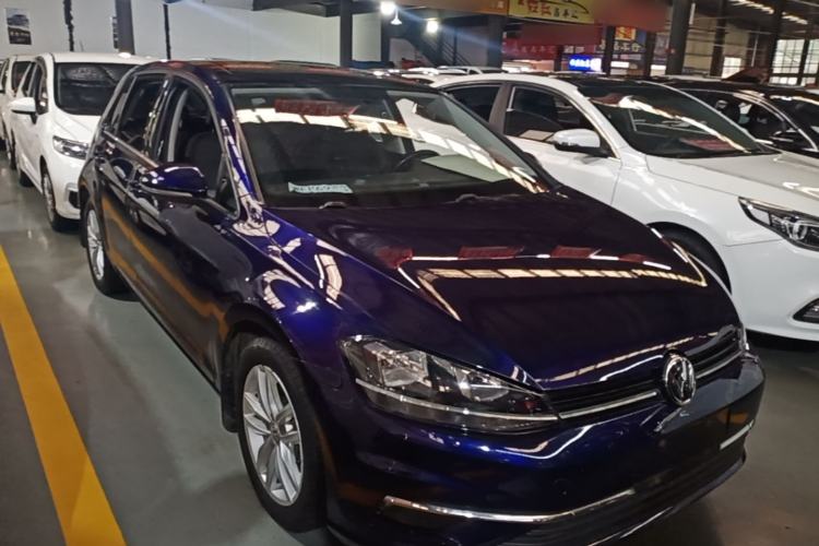 Used Volkswagen Golf 2018 230TSI Automatic Comfort Model Front Right 45 Deg