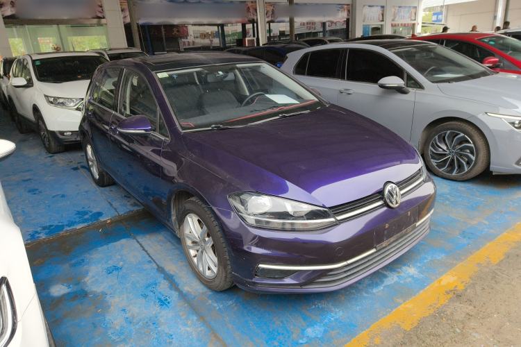Used Volkswagen Golf 2018 1.6L Automatic Comfort Model Front Right 45 Deg