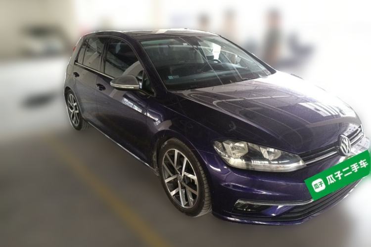 Used Volkswagen Golf 2018 230TSI Automatic Luxury Version Front Right 45 Deg