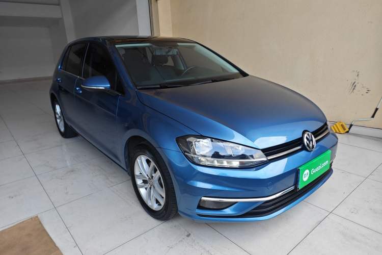 Used Volkswagen Golf 2018 230TSI Automatic Comfort Model Front Right 45 Deg