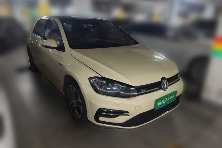 Used Volkswagen Golf 2018 280TSI Automatic R-Line Model Front Right 45 Deg