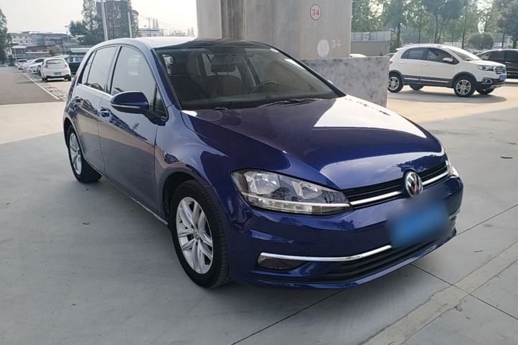 Used Volkswagen Golf 2018 230TSI Automatic Comfort Model Front Right 45 Deg