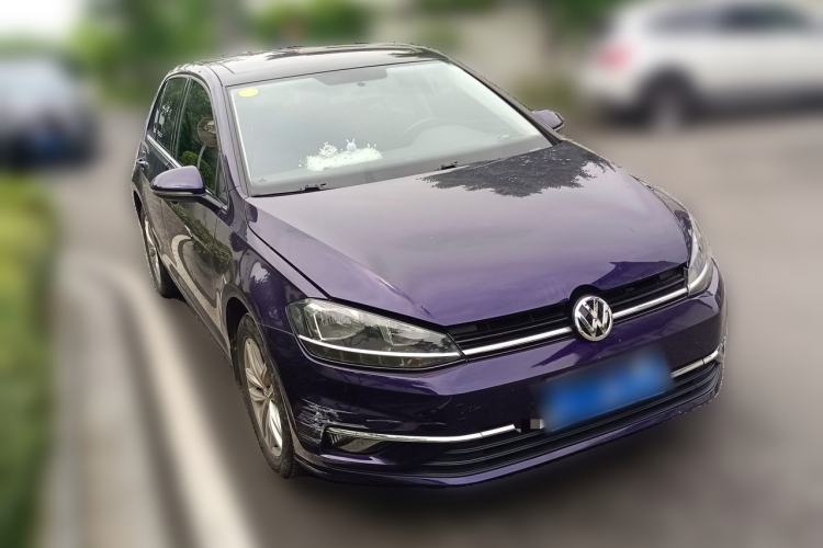 Used Volkswagen Golf 2018 230TSI Automatic Comfort Model Front Right 45 Deg
