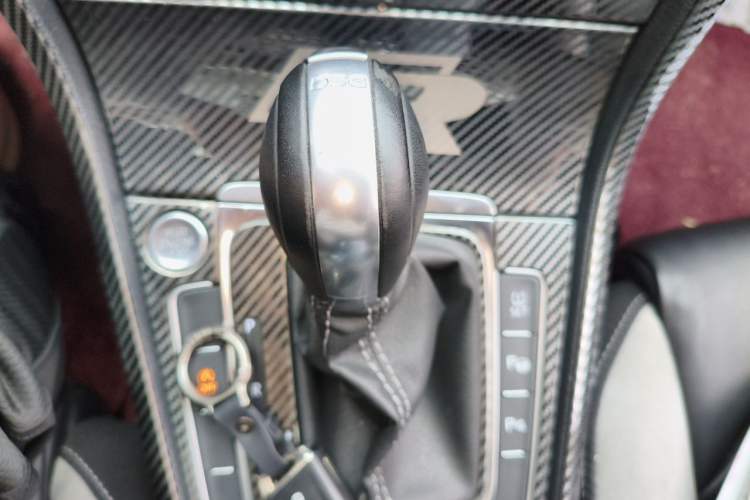 Used Volkswagen Golf 2018 280TSI Automatic R-Line Model Gear Lever
