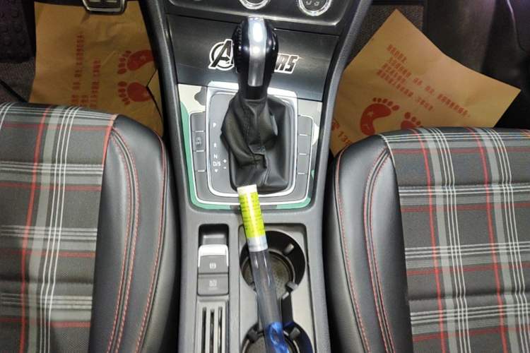 Used Volkswagen Golf 2018 230TSI Automatic Comfort Model Gear Lever