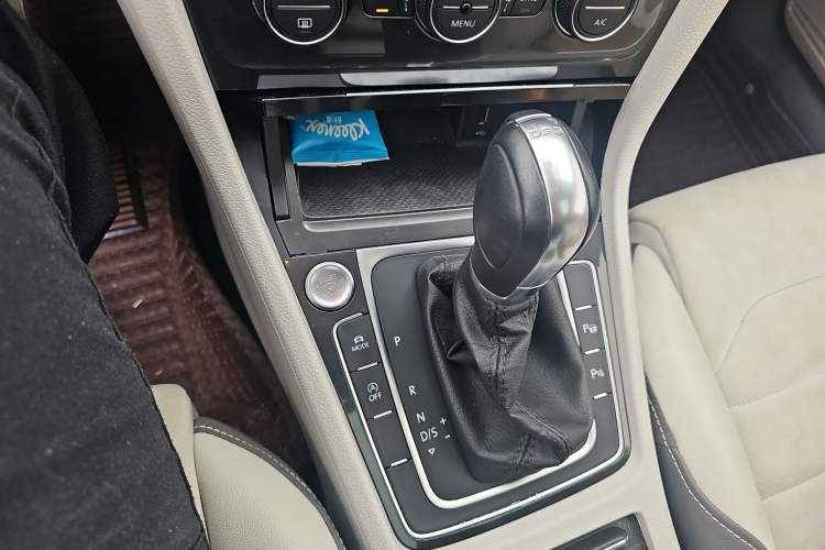 Used Volkswagen Golf 2018 280TSI Automatic Flagship Model Gear Lever