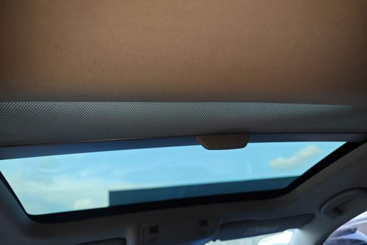 Used Volkswagen Golf 2018 230TSI Automatic Comfort Model Headliner