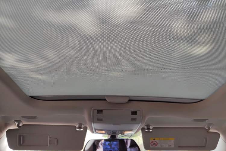 Used Volkswagen Golf 2018 230TSI Automatic Luxury Version Headliner