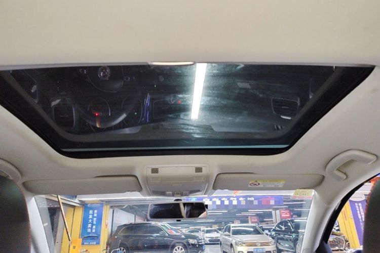 Used Volkswagen Golf 2018 230TSI Automatic Comfort Model Headliner