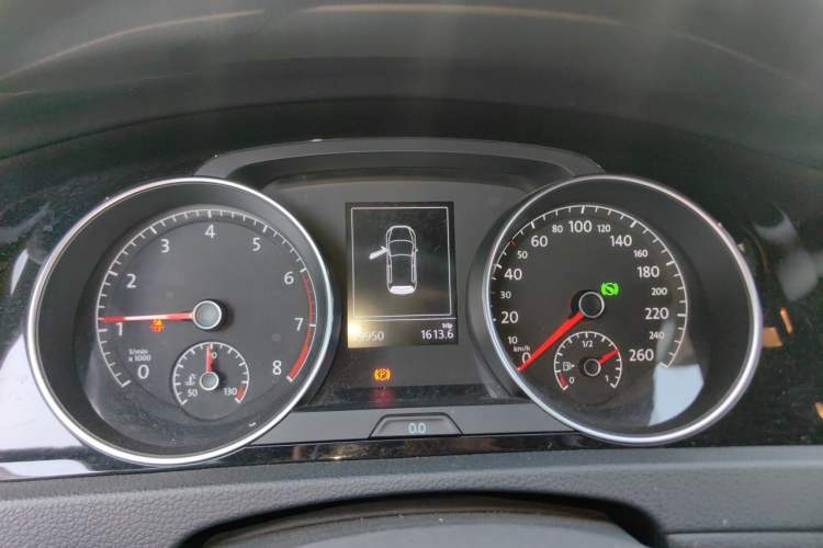 Used Volkswagen Golf 2018 280TSI Automatic R-Line Model Instrument Cluster