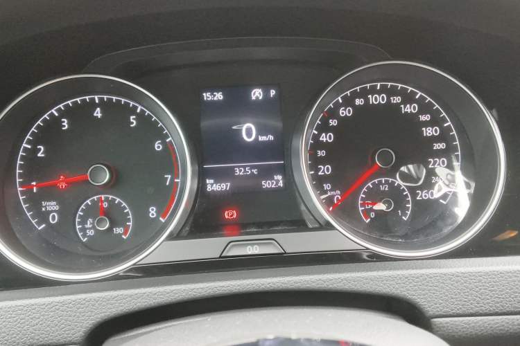 Used Volkswagen Golf 2018 280TSI Automatic R-Line Model Instrument Cluster