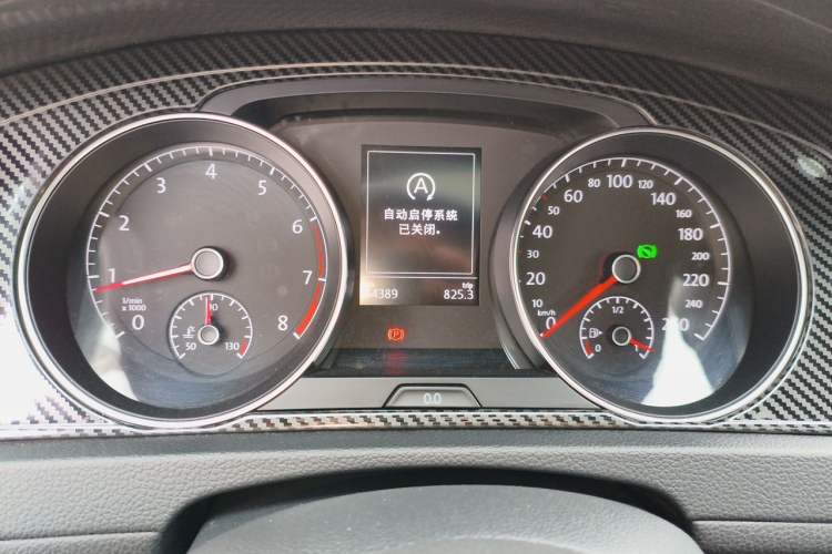 Used Volkswagen Golf 2018 280TSI Automatic R-Line Model Instrument Cluster