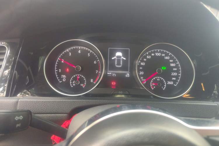 Used Volkswagen Golf 2018 280TSI Automatic R-Line Model Instrument Cluster