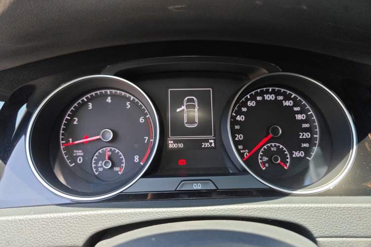 Used Volkswagen Golf 2018 280TSI Automatic R-Line Model Instrument Cluster