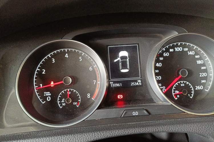 Used Volkswagen Golf 2018 230TSI Automatic Luxury Version Instrument Cluster