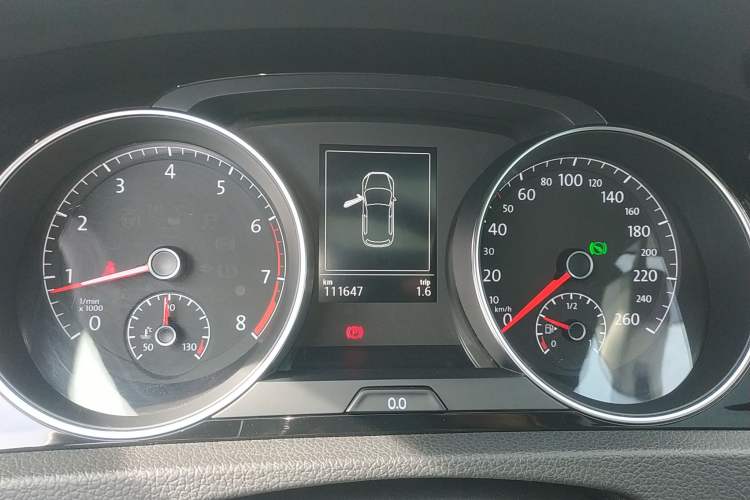 Used Volkswagen Golf 2018 280TSI Automatic R-Line Model Instrument Cluster